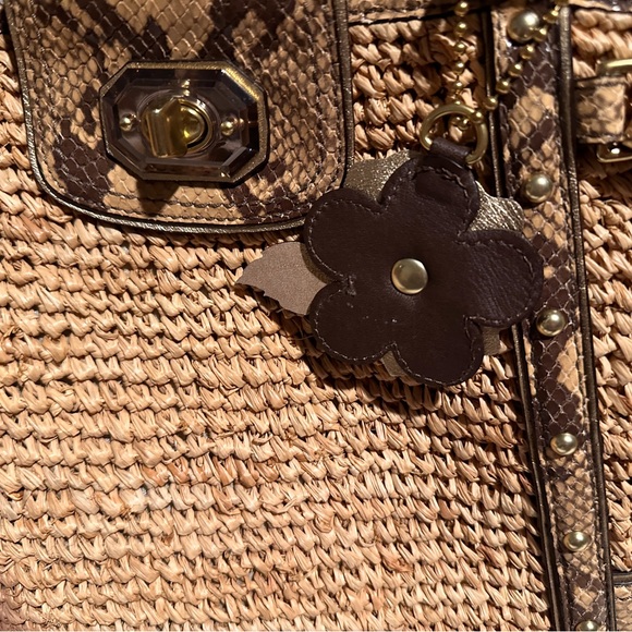 Coach straw bag snake trim EUC - Picture 4 of 10
